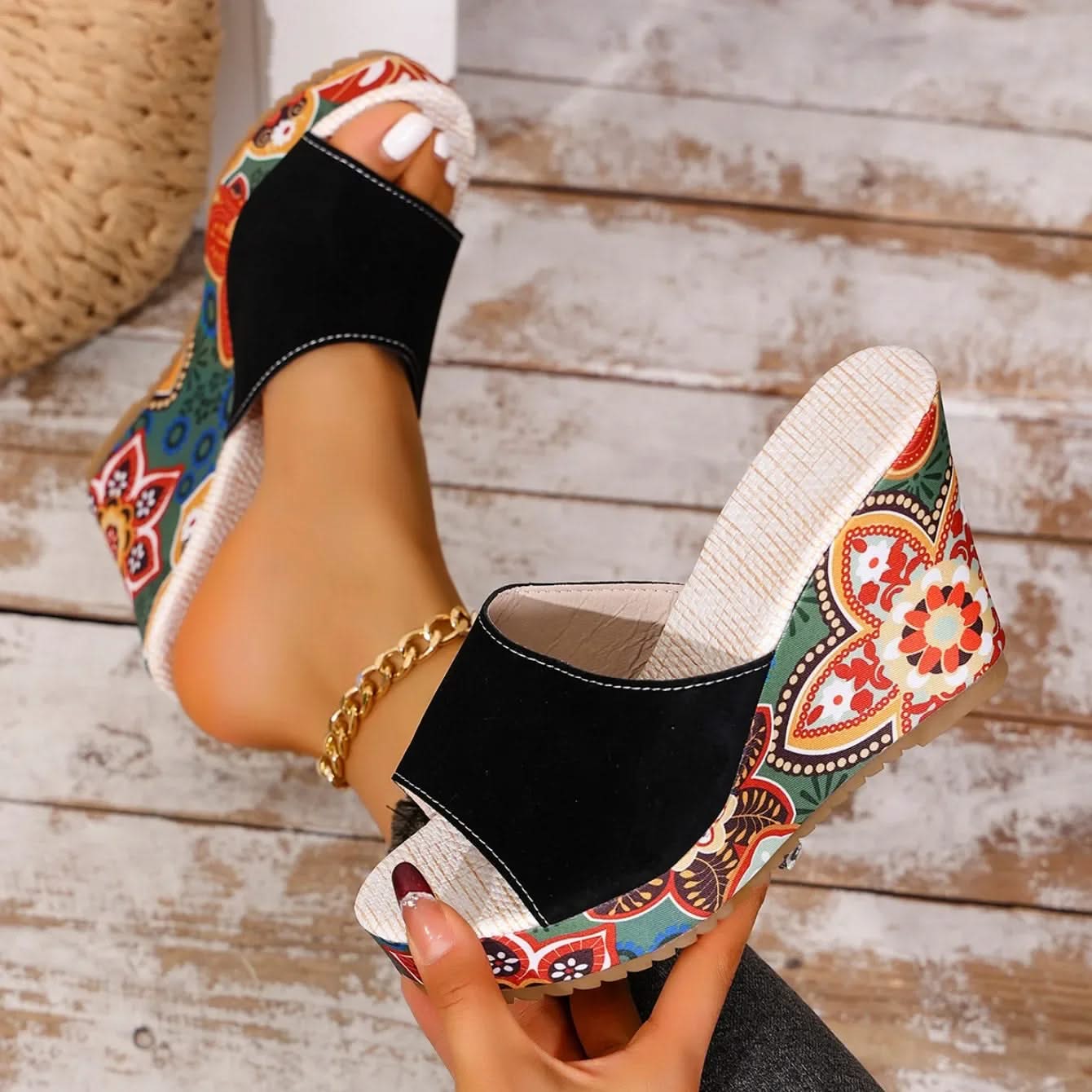 BELLORIA VELVET PLATFORM SANDALS - Image 10