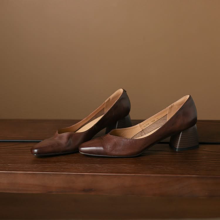 LIVIA LUXE PUMPS - Image 16